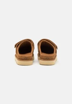 Ugg Goldenstar - Pantoffels - Chestnut 15 Ugg Goldenstar - Pantoffels - Chestnut -Ugg Verkoopwinkel 11c8ffe1b72144618c38b4ee2643fe11