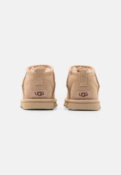 Ugg Classic Ultra Mini Unisex - Korte Laarzen - Driftwood 10 Ugg Classic Ultra Mini Unisex - Korte Laarzen - Driftwood -Ugg Verkoopwinkel 1ba527f05403457eab394f5456d4e5bb