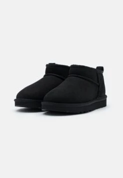 Ugg Classic Ultra - Korte Laarzen - Black 14 Ugg Classic Ultra - Korte Laarzen - Black -Ugg Verkoopwinkel 1df0a5a8d3fa4179a46d4fd24d457e1d
