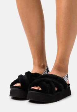 Ugg Disco Cross Slide - Pantoffels - Black