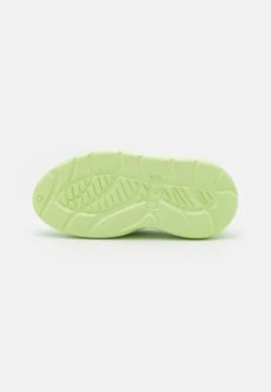 Ugg Sport Yeah- Instappers - Melon Green 12 Ugg Sport Yeah- Instappers - Melon Green -Ugg Verkoopwinkel 432209c23aa5442aba854345bc5750f5