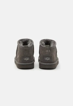 Ugg Classic Ultra Mini Unisex - Korte Laarzen - Grey 10 Ugg Classic Ultra Mini Unisex - Korte Laarzen - Grey -Ugg Verkoopwinkel 4cdfcf3259974e828a29604e03b7a9fa