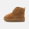 Ugg Accessible Neumel Ez-Fit Unisex - Korte Laarzen - Chestnut 1 Ugg Accessible Neumel Ez-Fit Unisex - Korte Laarzen - Chestnut -Ugg Verkoopwinkel 4d3b4f3bc04141a2bd9d3176561c39f2