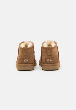 Ugg Classic Ultra Mini Unisex - Korte Laarzen - Chestnut 16 Ugg Classic Ultra Mini Unisex - Korte Laarzen - Chestnut -Ugg Verkoopwinkel 5b89270344654ff78c60444e7c0eb670