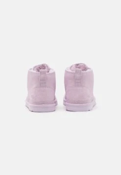 Ugg Neumel - Korte Laarzen - Lavender Fog 11 Ugg Neumel - Korte Laarzen - Lavender Fog -Ugg Verkoopwinkel 5f50c6f80b4544e6ae0d8f90c6da8c8d