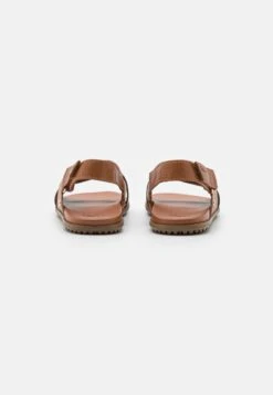 Ugg Solivan Slingback - Sandalen - Tan 11 Ugg Solivan Slingback - Sandalen - Tan -Ugg Verkoopwinkel 7011aa780b82432ab94b95393b4c8126