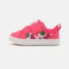 Ugg Rennon Watermelon Stuffie Unisex - Sneakers Laag - Watermelon 2 Ugg Rennon Watermelon Stuffie Unisex - Sneakers Laag - Watermelon -Ugg Verkoopwinkel 7219c28a1be94d8cb1de817e3e0cd8a2
