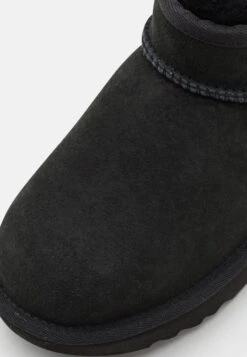 Ugg Classic Ultra Mini Unisex - Korte Laarzen - Black 19 Ugg Classic Ultra Mini Unisex - Korte Laarzen - Black -Ugg Verkoopwinkel 729e382405f7422db6ccc2591ed6a167