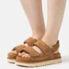 Ugg Goldenstar - Sandalen Met Plateauzool - Chestnut