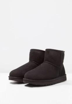 Ugg Classic Mini - Korte Laarzen - Black 15 Ugg Classic Mini - Korte Laarzen - Black -Ugg Verkoopwinkel 8f5f1153b2b14ed8bbfe614ef767b60c