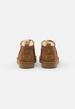 Ugg Classic Ultra - Korte Laarzen - Chestnut 15 Ugg Classic Ultra - Korte Laarzen - Chestnut -Ugg Verkoopwinkel 9287fbcb008149b595faf894438e4cfd