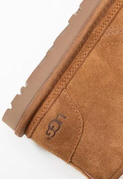 Ugg Neumel - Korte Laarzen - Chestnut 19 Ugg Neumel - Korte Laarzen - Chestnut -Ugg Verkoopwinkel 9642ecf215b54e17bc58443d57f1d1e4