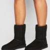 Ugg Classic Short - Korte Laarzen - Black -Ugg Verkoopwinkel 9701d56a34da44b0a7487c115128c83f