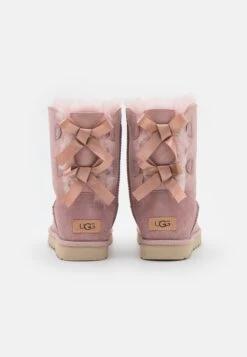 Ugg Bailey Bow - Korte Laarzen - Rose Grey 11 Ugg Bailey Bow - Korte Laarzen - Rose Grey -Ugg Verkoopwinkel 9c242b3c6b994e2da84b5c62e188470b