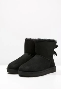 Ugg Mini Bailey Bow - Korte Laarzen - Black 12 Ugg Mini Bailey Bow - Korte Laarzen - Black -Ugg Verkoopwinkel ad5bedbfabaa49a8ba4e9f631c3f3cce