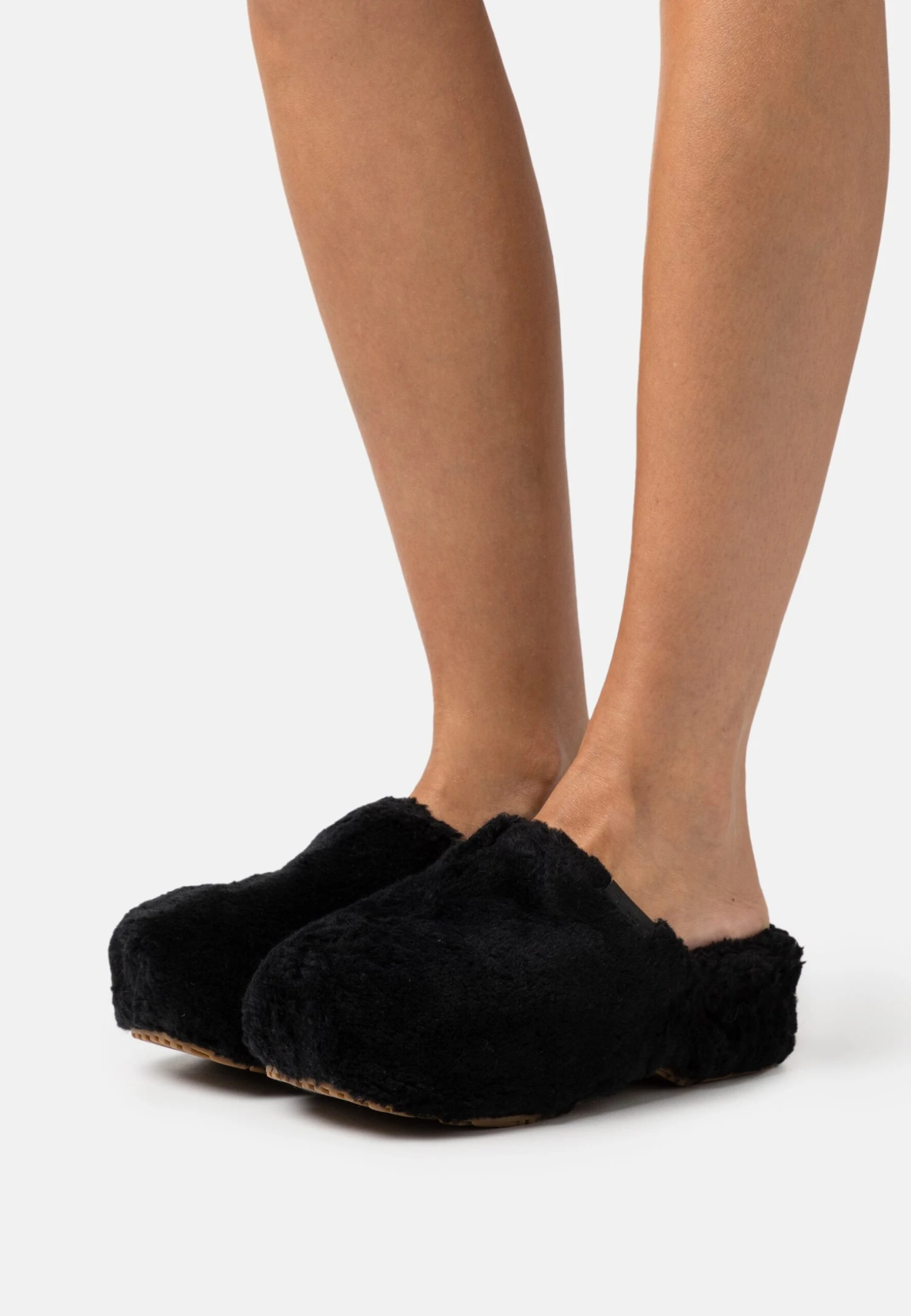 Ugg Fuzz Sugar - Muiltjes Met Hak - Black 3 Ugg Fuzz Sugar - Muiltjes Met Hak - Black
