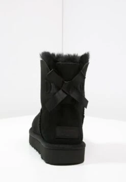 Ugg Mini Bailey Bow - Korte Laarzen - Black 13 Ugg Mini Bailey Bow - Korte Laarzen - Black -Ugg Verkoopwinkel b91627f1f2d74230b41593e71102cdba