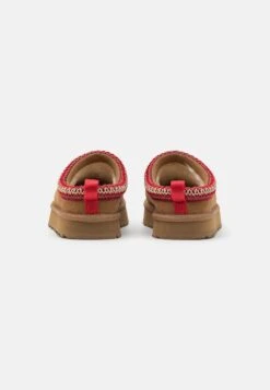 Ugg Tazz Unisex - Pantoffels - Chestnut 16 Ugg Tazz Unisex - Pantoffels - Chestnut -Ugg Verkoopwinkel bae27e89cd2b4760aabc7939da752153