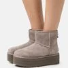 Ugg Classic Mini Platform - Enkellaarsjes Met Plateauzool - Smoke Plume 1 Ugg Classic Mini Platform - Enkellaarsjes Met Plateauzool - Smoke Plume -Ugg Verkoopwinkel c66d8c39b7f5488187b63453a09aa8da