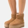Ugg Classic Mini Platform - Enkellaarsjes Met Plateauzool - Chestnut 2 Ugg Classic Mini Platform - Enkellaarsjes Met Plateauzool - Chestnut -Ugg Verkoopwinkel cd62bd9f6b0049209da6e22ebf84a899