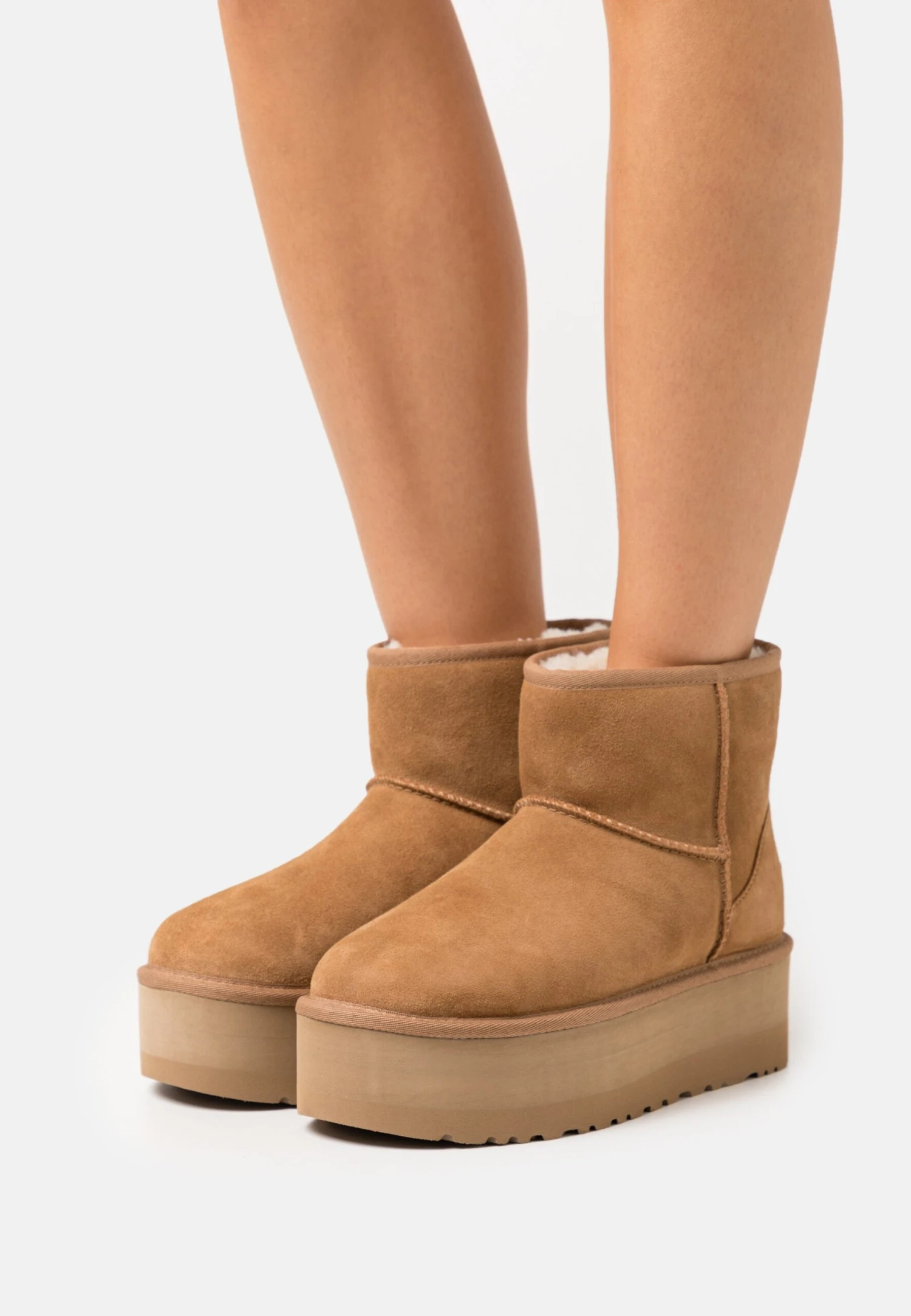 Ugg Classic Mini Platform - Enkellaarsjes Met Plateauzool - Chestnut 3 Ugg Classic Mini Platform - Enkellaarsjes Met Plateauzool - Chestnut