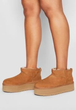 Ugg Classic Ultra Mini Platform - Enkellaarsjes Met Plateauzool - Chestnut 13 Ugg Classic Ultra Mini Platform - Enkellaarsjes Met Plateauzool - Chestnut -Ugg Verkoopwinkel cdc2b68178a04e4a9c95238bf8cda9f3