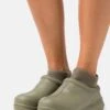 Ugg Tasman - Instappers - Burnt Olive 2 Ugg Tasman - Instappers - Burnt Olive -Ugg Verkoopwinkel d231654deda544dd83ee6a1927303501