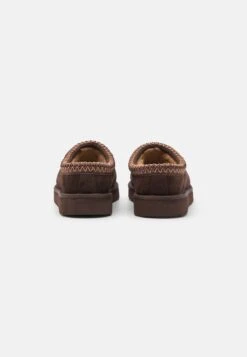 Ugg Tasman - Pantoffels - Burnt Cedar 11 Ugg Tasman - Pantoffels - Burnt Cedar -Ugg Verkoopwinkel d427cb067253436aab9ec9c59b28585b