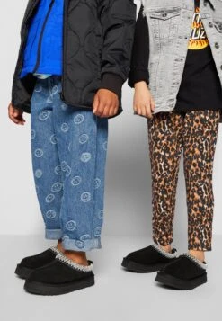 Ugg Tazz Unisex - Pantoffels - Black 14 Ugg Tazz Unisex - Pantoffels - Black -Ugg Verkoopwinkel e3be86ee42c442c59a2872ca4cff235c