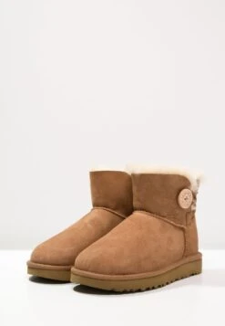 Ugg Mini Bailey Button - Korte Laarzen - Chestnut 12 Ugg Mini Bailey Button - Korte Laarzen - Chestnut -Ugg Verkoopwinkel e3db5957c8e64651b8270eff54d14b0a
