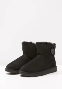 Ugg Mini Bailey Button - Korte Laarzen - Black 16 Ugg Mini Bailey Button - Korte Laarzen - Black -Ugg Verkoopwinkel f181174a8bf5455f88729cddee873a80