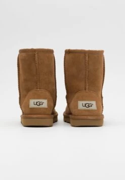 Ugg Classic Ii - Korte Laarzen - Chestnut 13 Ugg Classic Ii - Korte Laarzen - Chestnut -Ugg Verkoopwinkel f5d0ac4e66424347b910ca24d33c8b8b