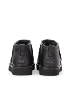 Ugg Korte Laarzen - Nero 10 Ugg Korte Laarzen - Nero -Ugg Verkoopwinkel fd30a310a4784f7187e3791c53986639