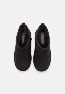 Ugg Classic Ultra Mini Unisex - Korte Laarzen - Black 17 Ugg Classic Ultra Mini Unisex - Korte Laarzen - Black -Ugg Verkoopwinkel fdc79b15a9a8418abc2902380c30b875